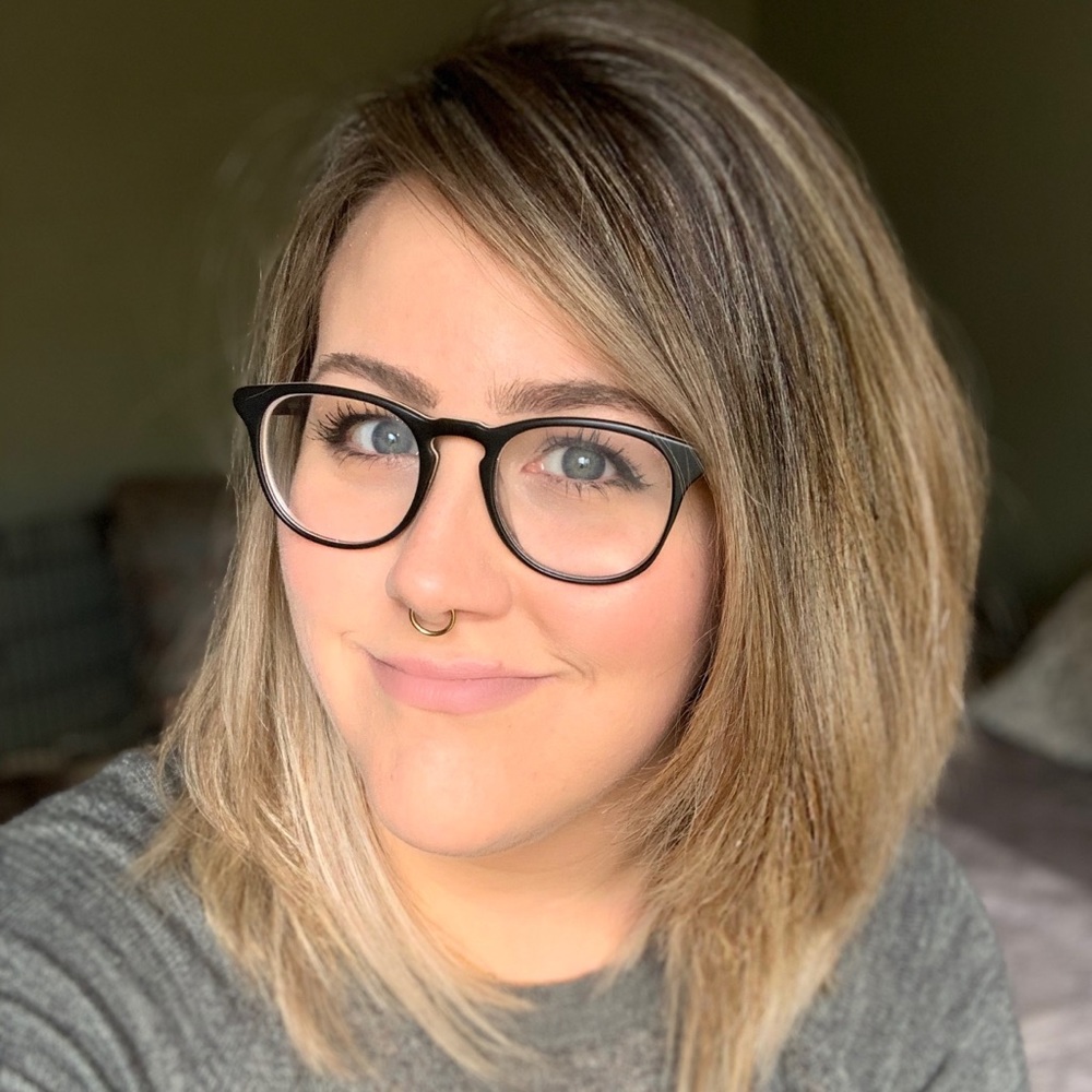 Meet your Posher, Caitlen